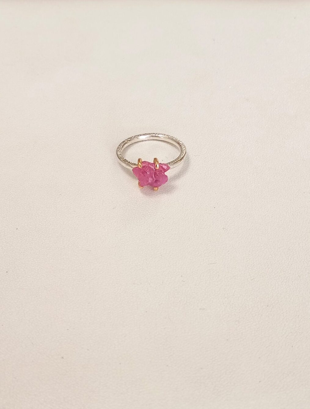 ΑΣΗΜΕΝΙΟ ΔΑΧΤΥΛΙΔΙ ΜΕ ΡΟΥΜΠΙΝΙ 2