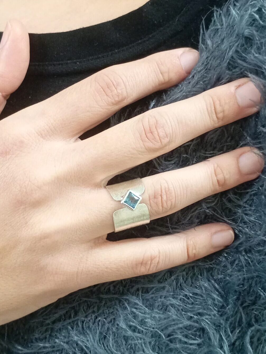 ΑΣΗΜΕΝΙΟ ΔΑΧΤΥΛΙΔΙ ΡΟΜΒΟΣ