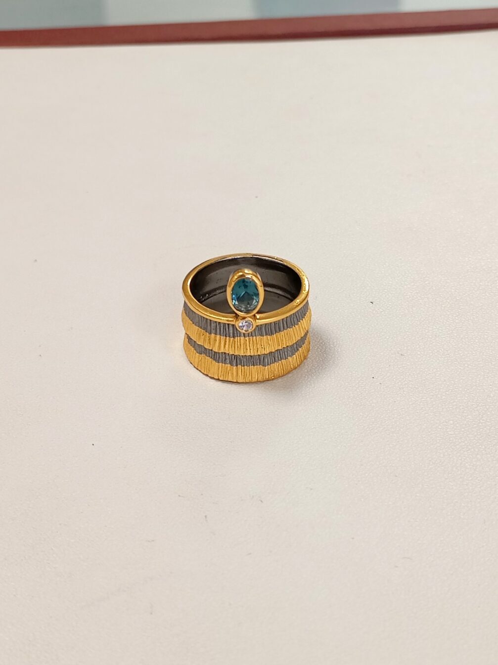 ΑΣΗΜΕΝΙΟ ΔΑΧΤΥΛΙΔΙ ROYALTY