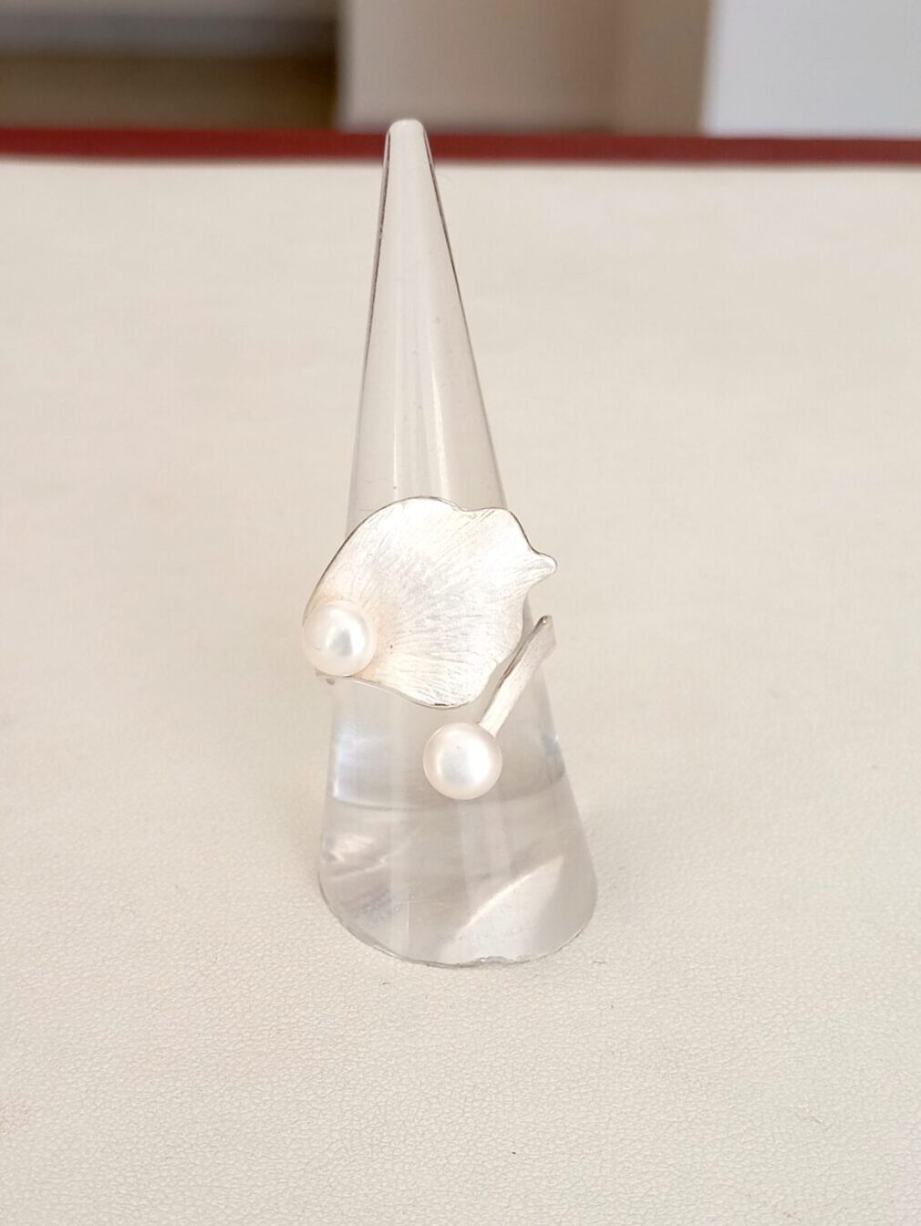 ΑΣΗΜΕΝΙΟ ΔΑΧΤΥΛΙΔΙ ΦΥΛΛΟ ΜΑΡΓΑΡΙΤΑΡΙΑ